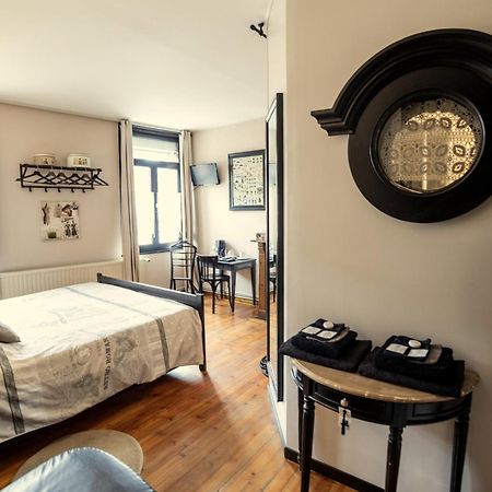 Aux Petits Bonheurs Hotell La Gorgue Exteriör bild