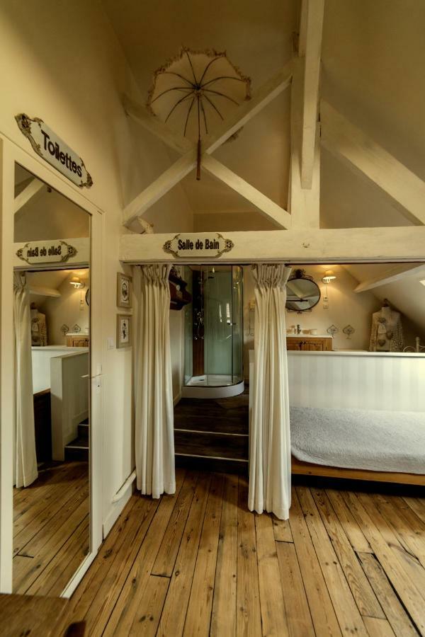 Aux Petits Bonheurs Hotell La Gorgue Exteriör bild