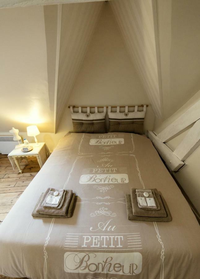 Aux Petits Bonheurs Hotell La Gorgue Exteriör bild